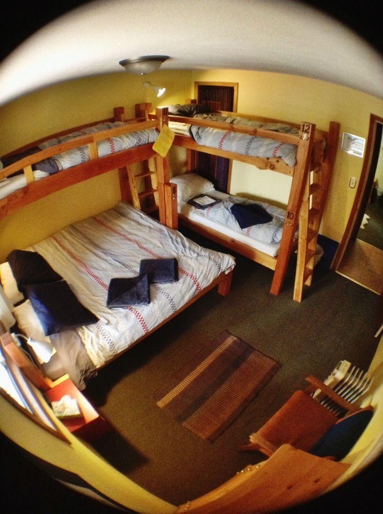 Up The Creek Backpacker'S Lodge Roberts Creek Exteriér fotografie