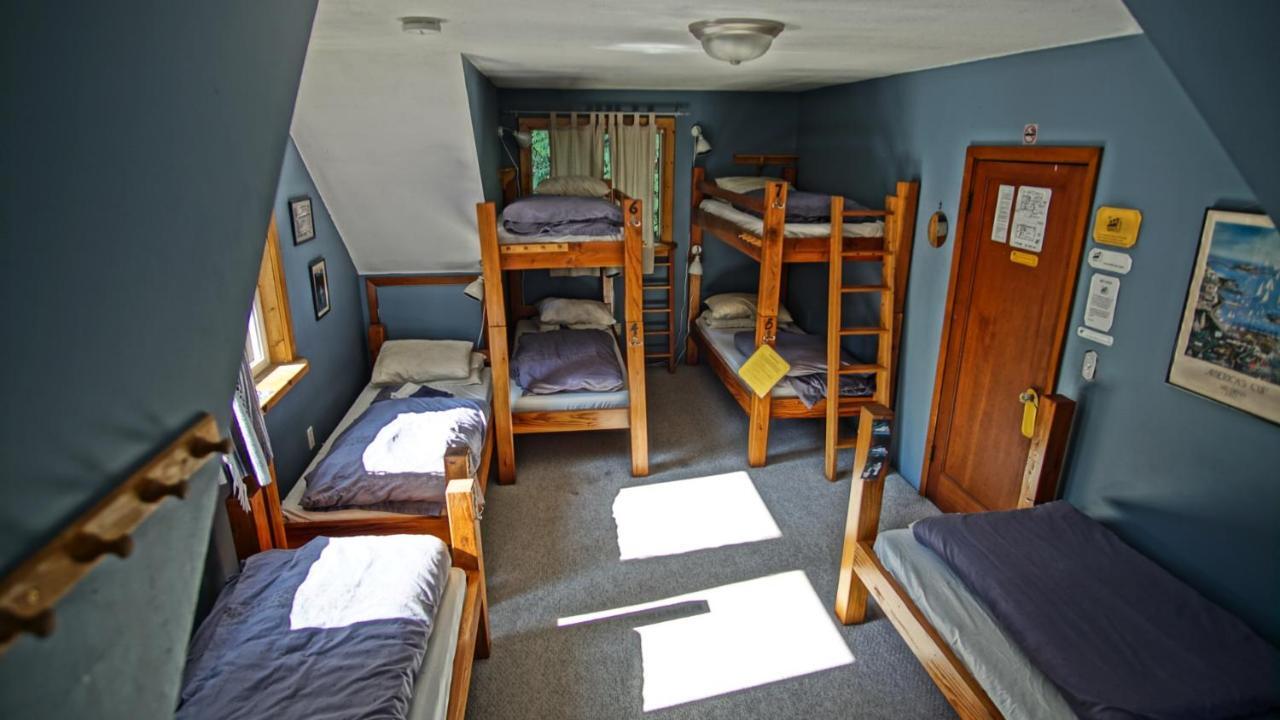 Up The Creek Backpacker'S Lodge Roberts Creek Exteriér fotografie
