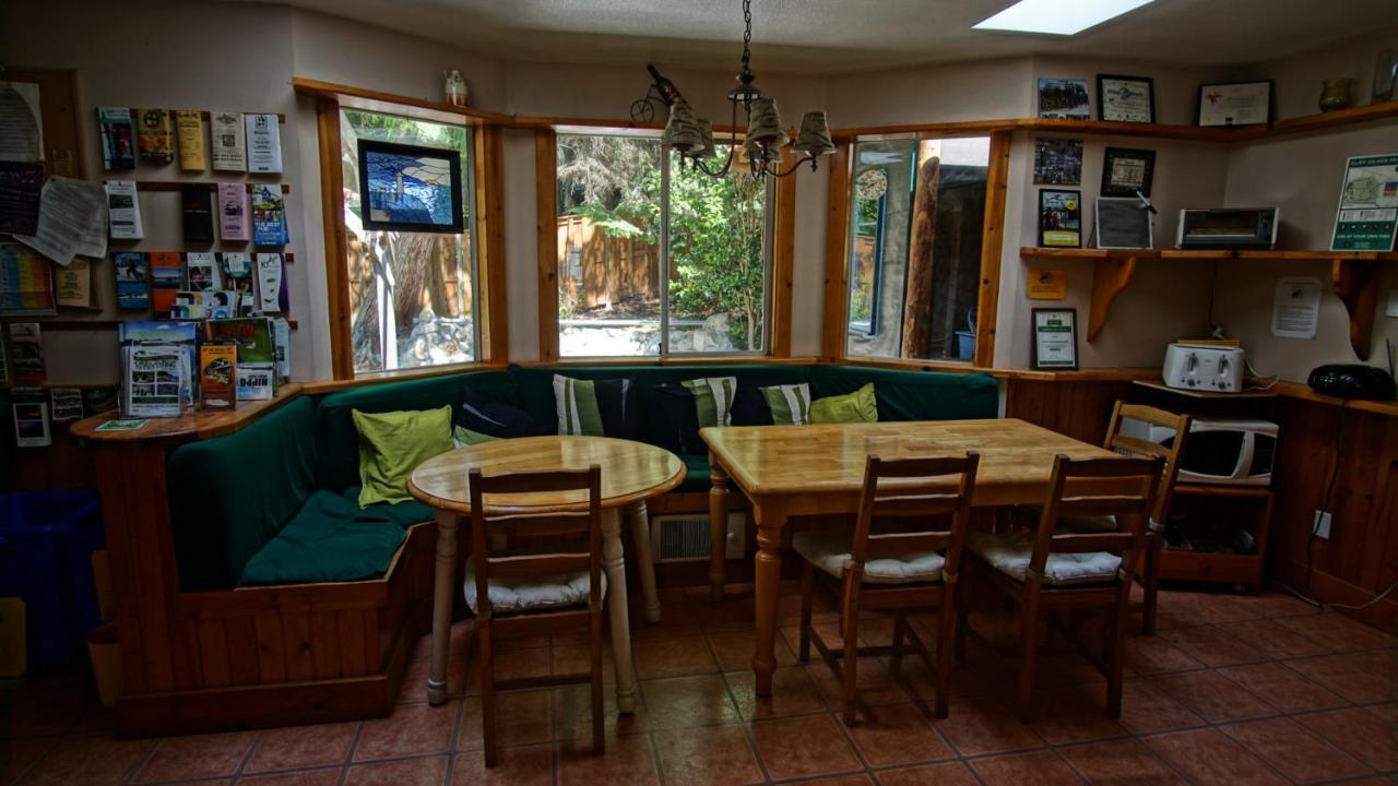 Up The Creek Backpacker'S Lodge Roberts Creek Exteriér fotografie